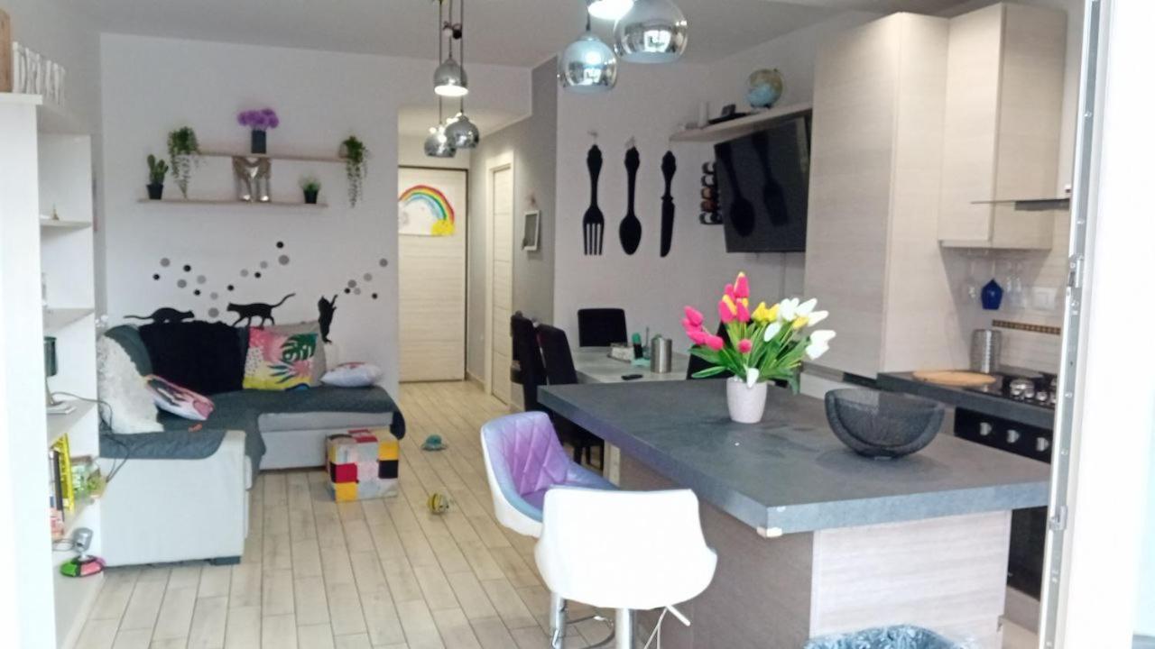 Pomezia Centro Daire Dış mekan fotoğraf
